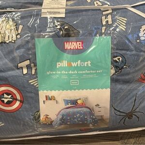 Marvel Pillowfort Blue Glow-in-the-Dark Comforter Set